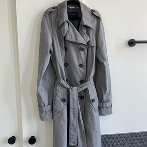 Banana Republic women’s plaid trench coat | size medium
